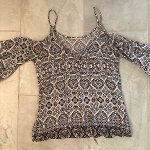 Flowy American Eagle Off the Shoulder Top